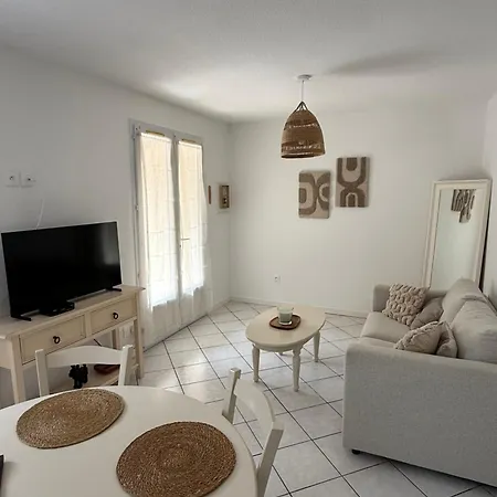 Pavillon Le Luc Tatil Evi